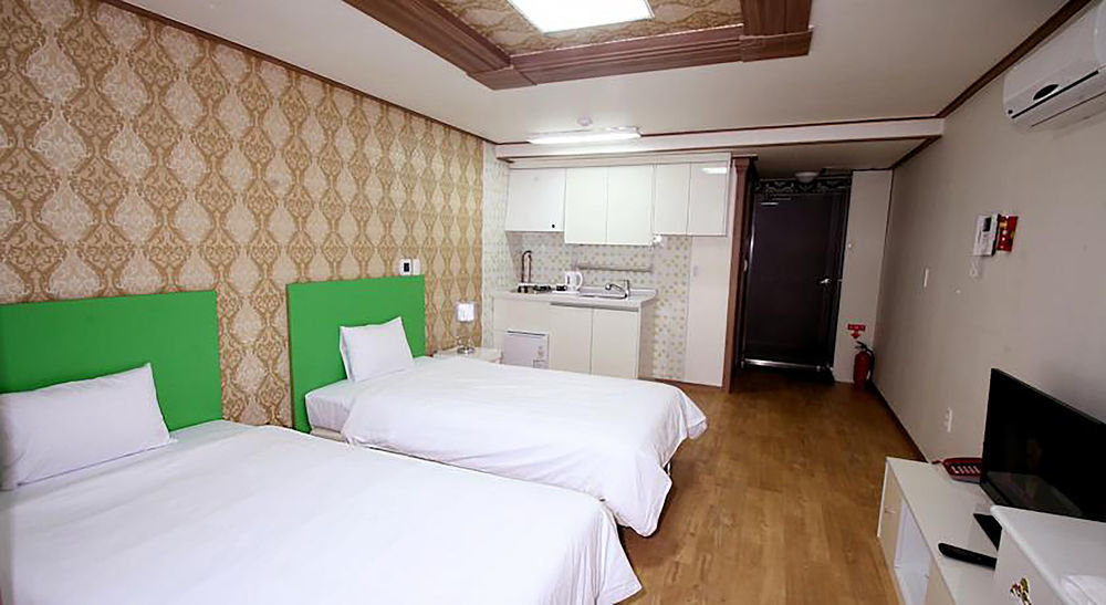 Hy Choi Hostel Seogwipo Exterior photo